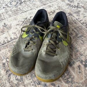 Nike Metcon Men's Green and Black Sneakers